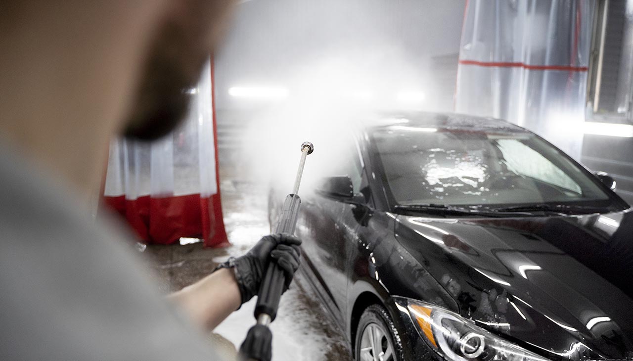 Achieve a Showroom Shine with DIY Car Detailing Tips